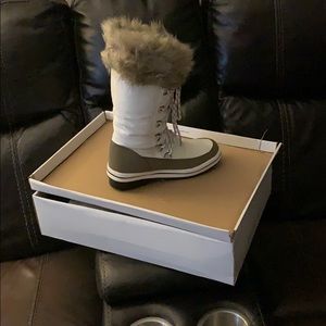 White Boots 5.5